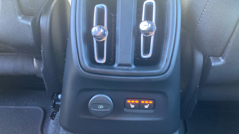 Volvo Xc40 1.5 T4 Recharge PHEV Plus Dark 5dr Auto Estate